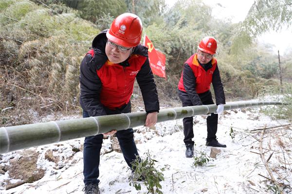 國(guó)網(wǎng)壽寧縣供電公司：風(fēng)雪巡線(xiàn) 守護(hù)電網(wǎng)