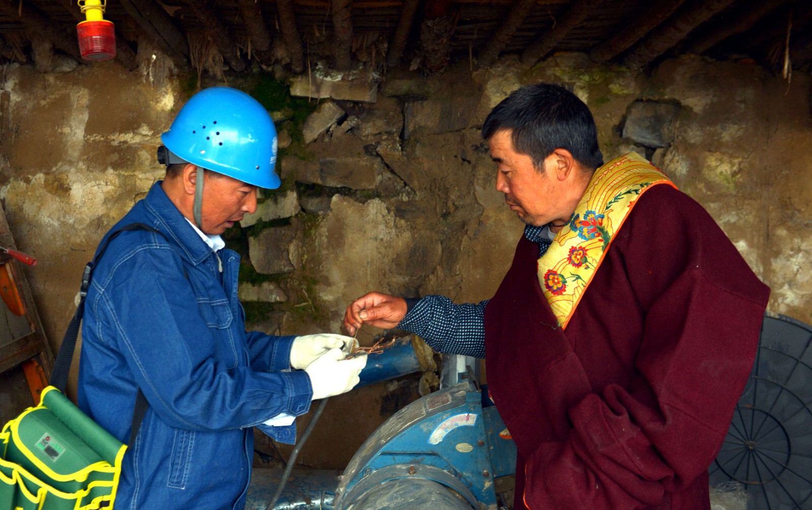 國網(wǎng)武威供電公司創(chuàng)建全市民族團(tuán)結(jié)進(jìn)步示范單位順利通過驗收