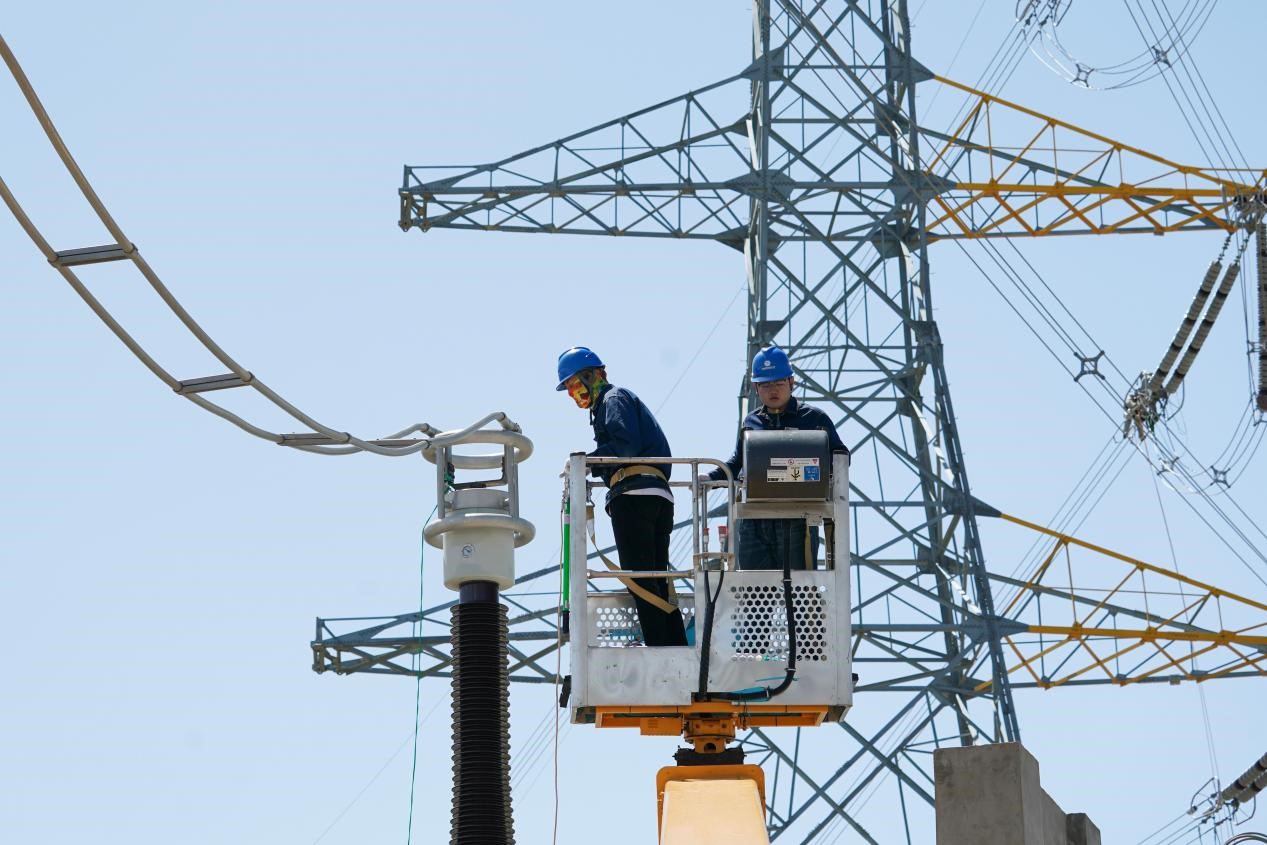 錫林郭勒超高壓供電公司圓滿完成白騰雙回停電檢修任務