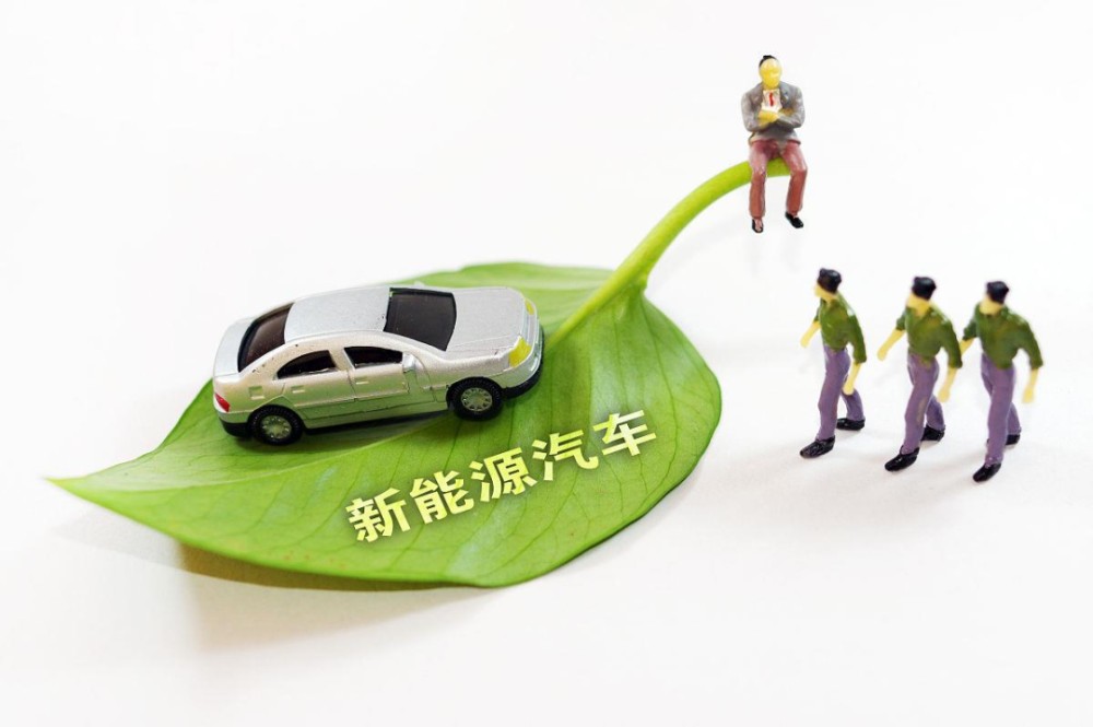 我國(guó)新能源汽車(chē)產(chǎn)銷(xiāo)連續(xù)8年全球第一