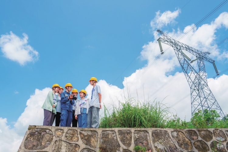 南方電網2024年港澳大學生、臺灣青年暑期實習項目圓滿結束