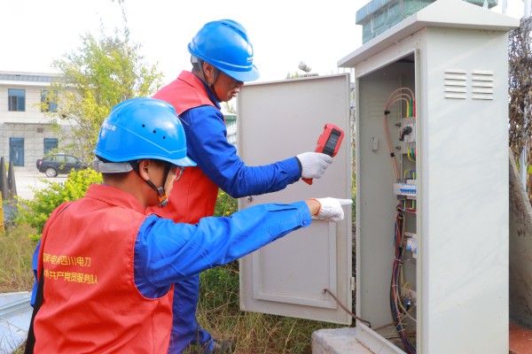 國網(wǎng)會理市供電公司貼心服務高效保障高速建設