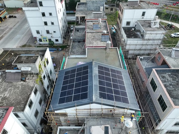 廣東省首個“風(fēng)貌提升+光伏”鄉(xiāng)村建筑試點樣板工程完工