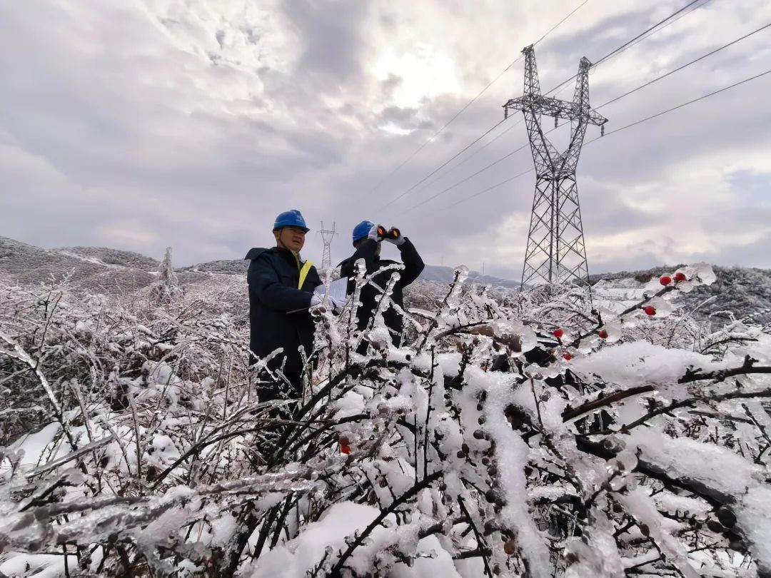 南方電網(wǎng)科技抗冰 讓冰雪“看得見(jiàn)、除得掉、防得住”